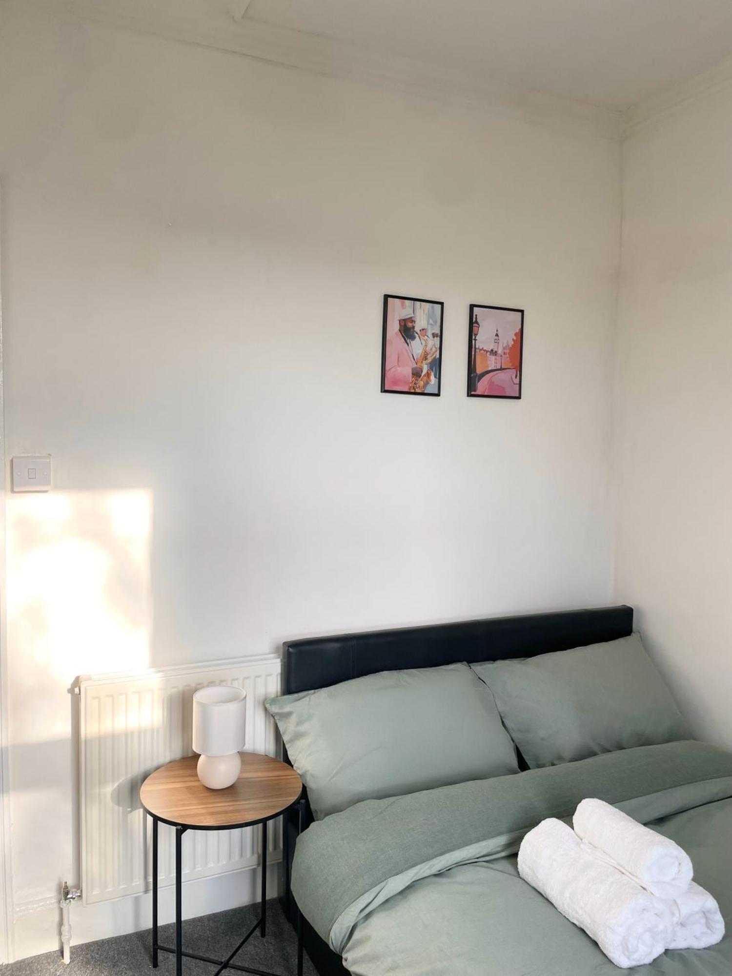 Cosy Double Rooms A Stones Throw From Wembley Stadium London Exterior photo